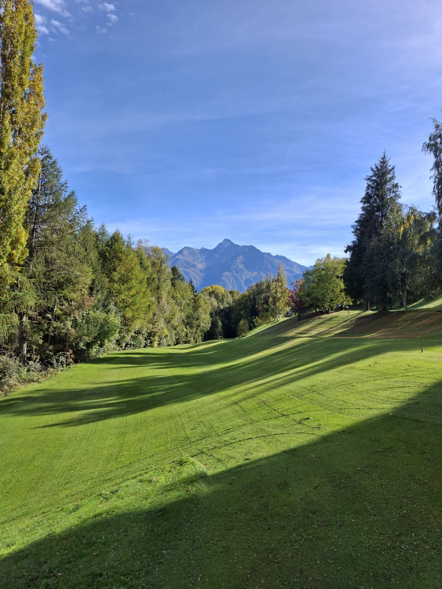Panorama del campo Golf Club Aosta Arsanières
